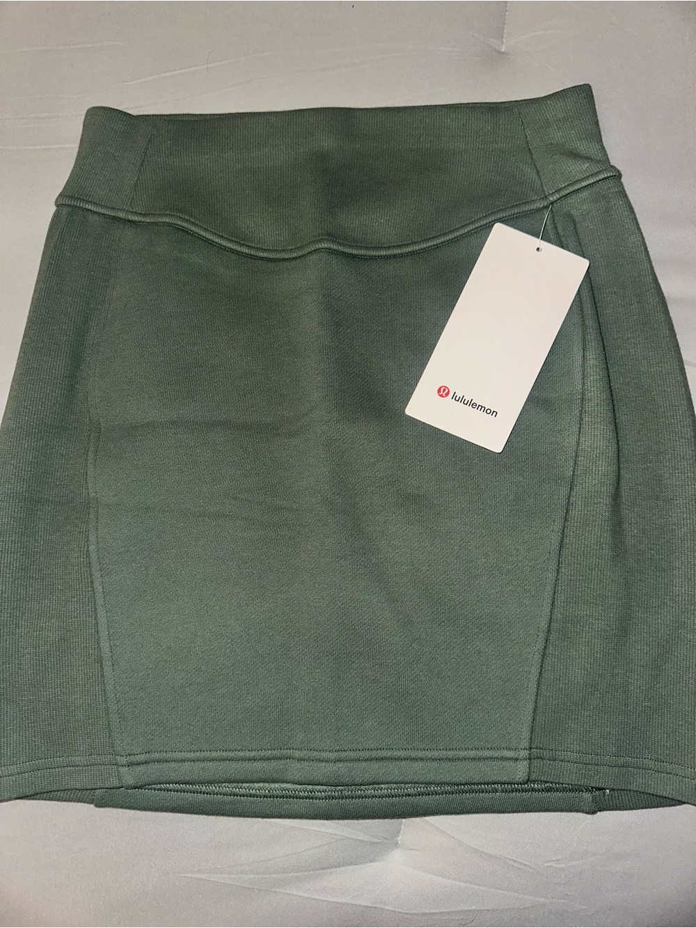 Lululemon Scuba HR Mini Skirt Green - Size S - NWT